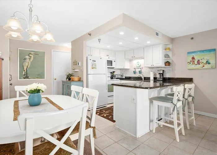 Beautiful 3 Bedroom Ocean Front Condo!