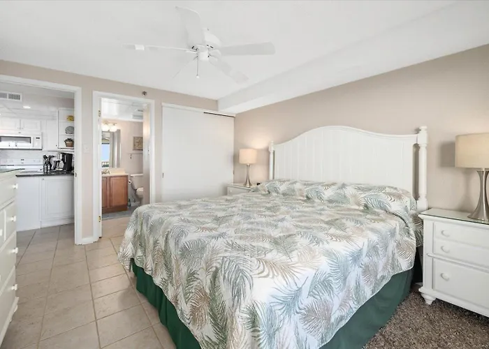 Beautiful 3 Bedroom Ocean Front Condo! Ocean City