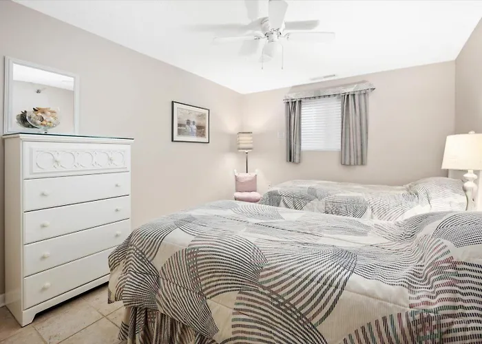 Beautiful 3 Bedroom Ocean Front Condo!