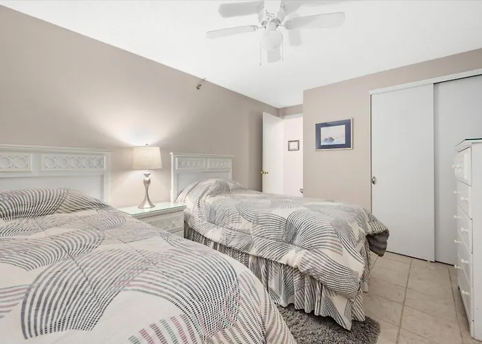 Holiday home Beautiful 3 Bedroom Ocean Front Condo! *