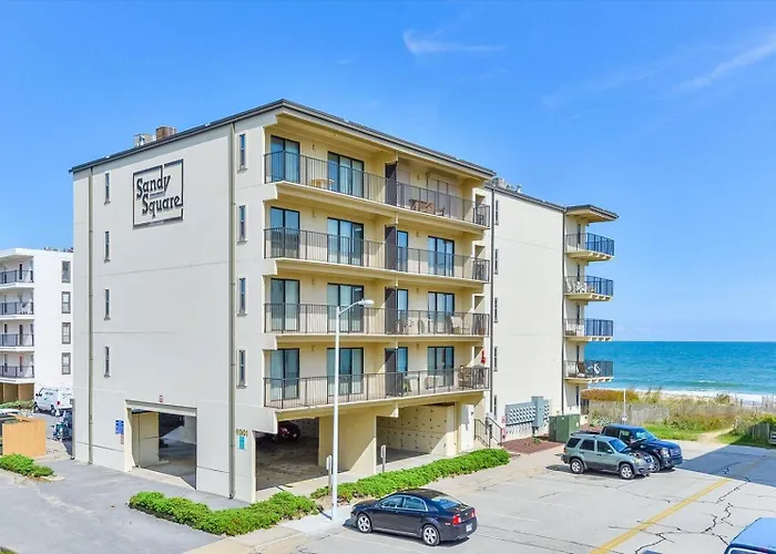 Beautiful 3 Bedroom Ocean Front Condo!