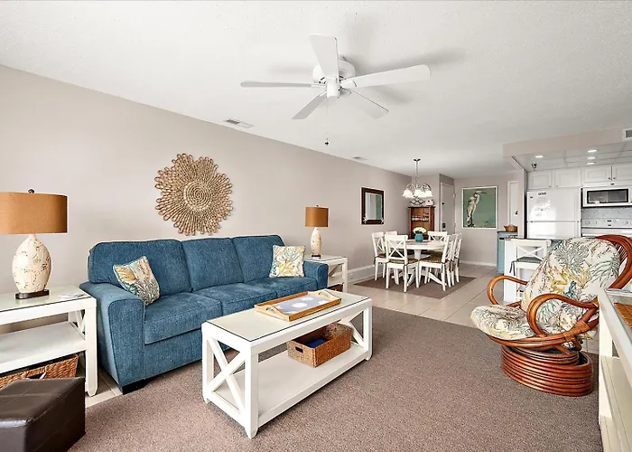 Beautiful 3 Bedroom Ocean Front Condo!
