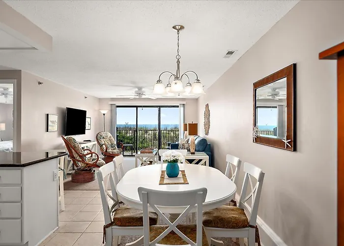 Beautiful 3 Bedroom Ocean Front Condo! * Ocean City
