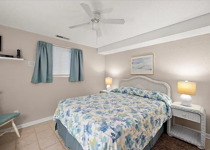 Beautiful 3 Bedroom Ocean Front Condo!