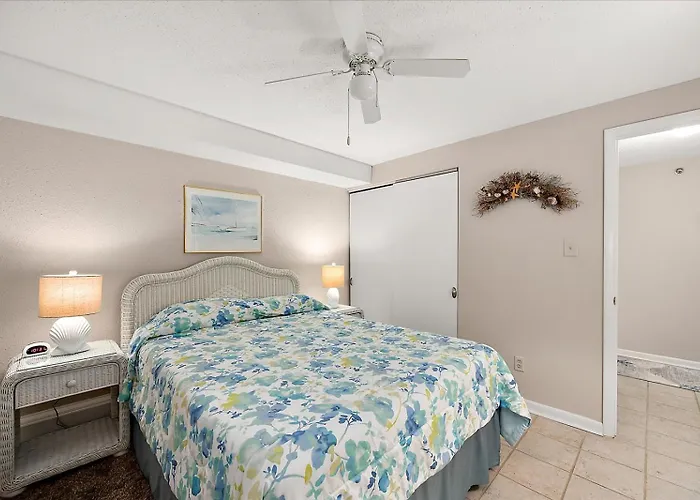 Beautiful 3 Bedroom Ocean Front Condo! Ocean City