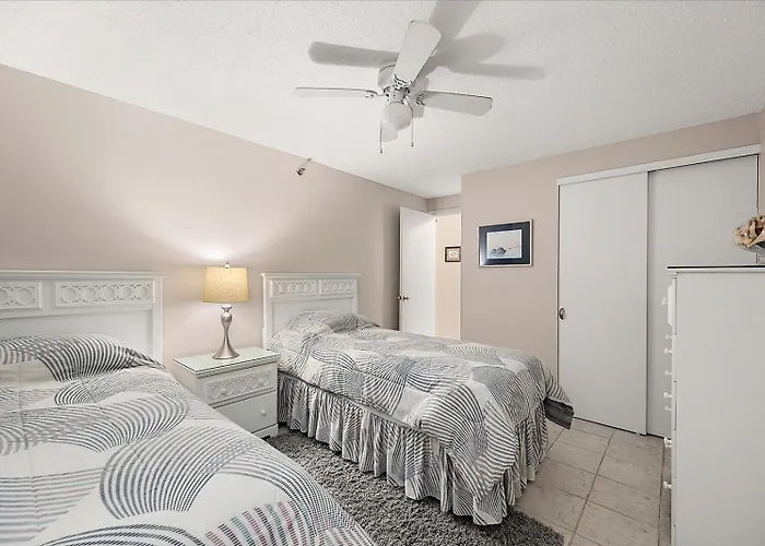 Beautiful 3 Bedroom Ocean Front Condo!